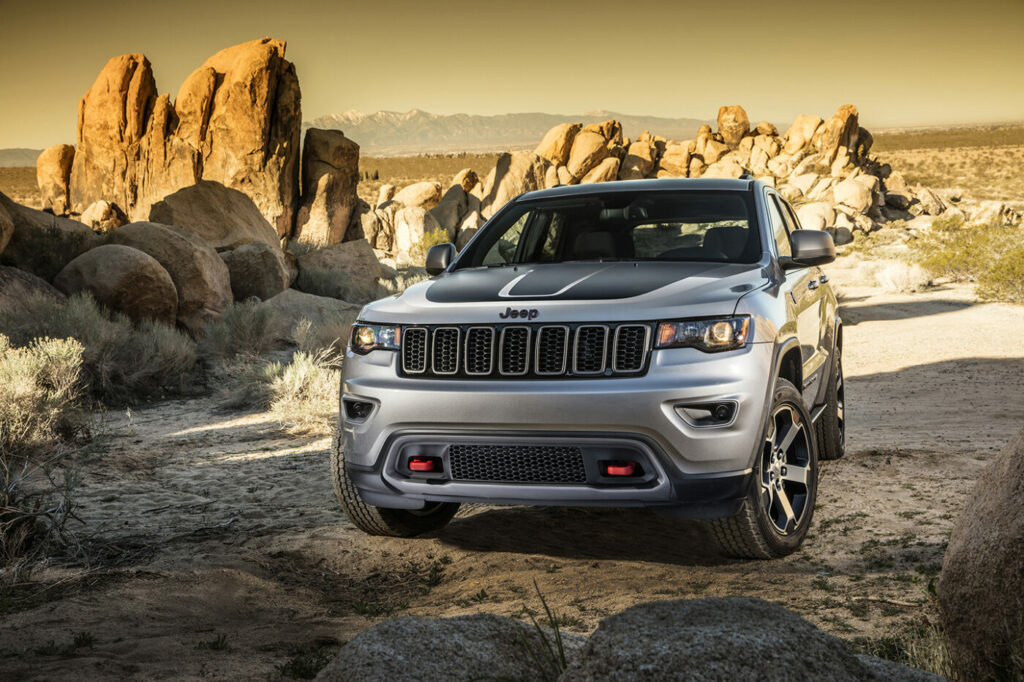 2017 Jeep WK2 Grand Cherokee Trailhawk Edition | JeepSpecs.com