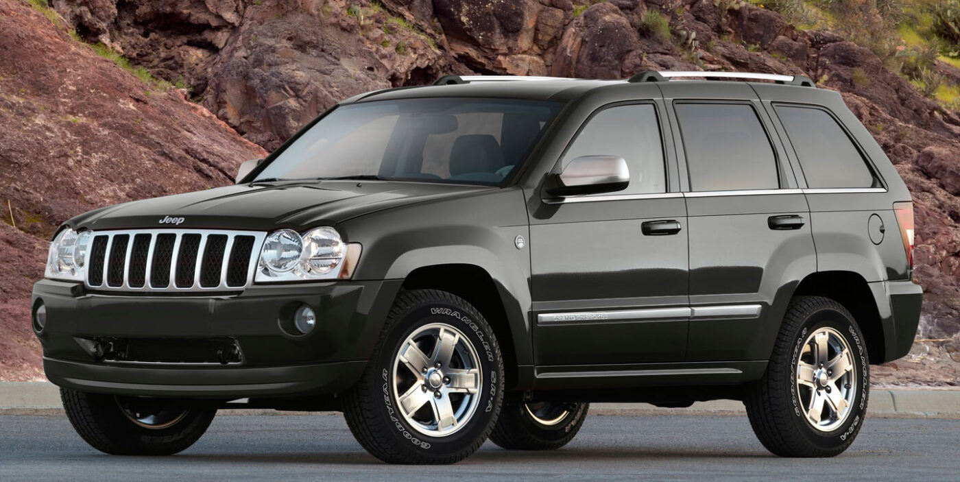 Jeep WK Grand Cherokee Body Side Moldings