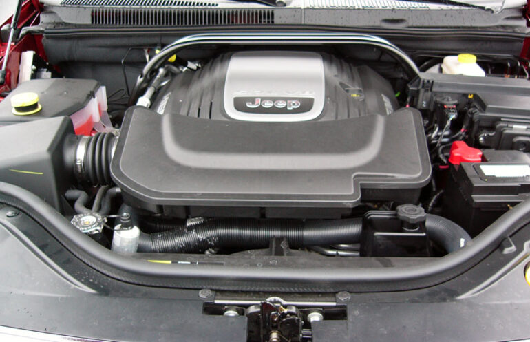 Stunning 2005 Jeep Grand Cherokee Hemi Engine Images