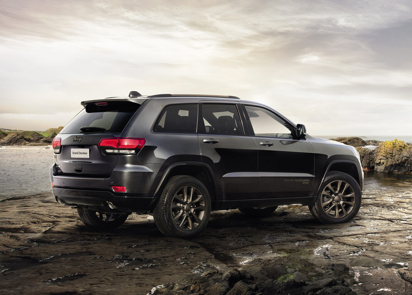 75th Anniversary Edition Jeep WK2 Grand Cherokee | JeepSpecs.com