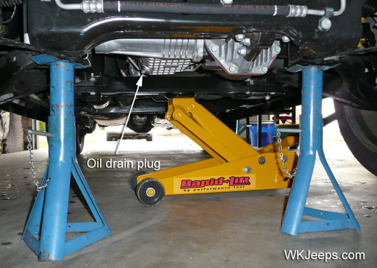 Jeep WK2 Grand Cherokee Engine Oil and Filter Change (Hemi