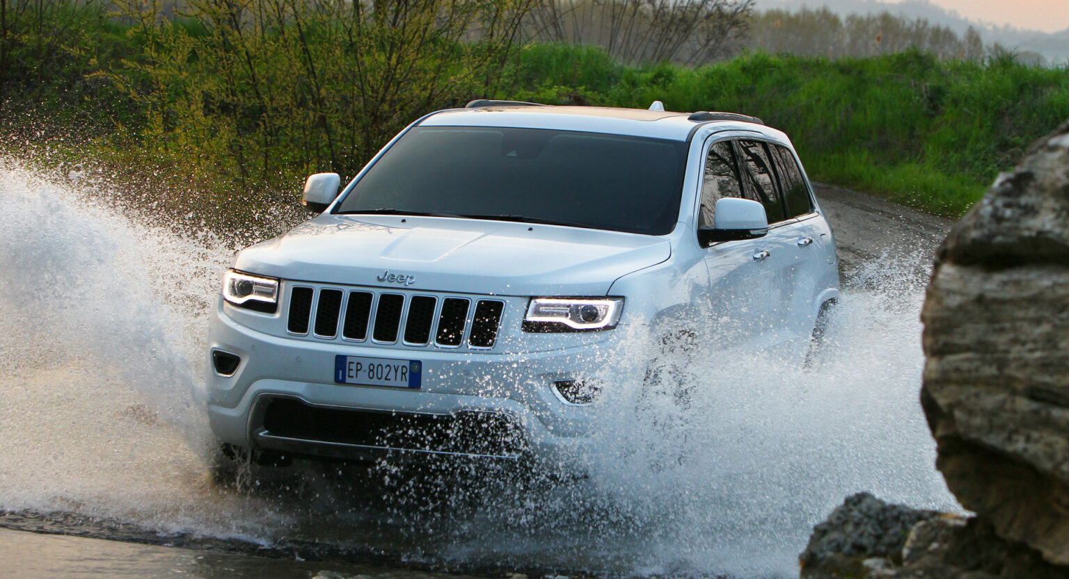 Jeep Grand Cherokee wk2 Р±РµР»С‹Р№