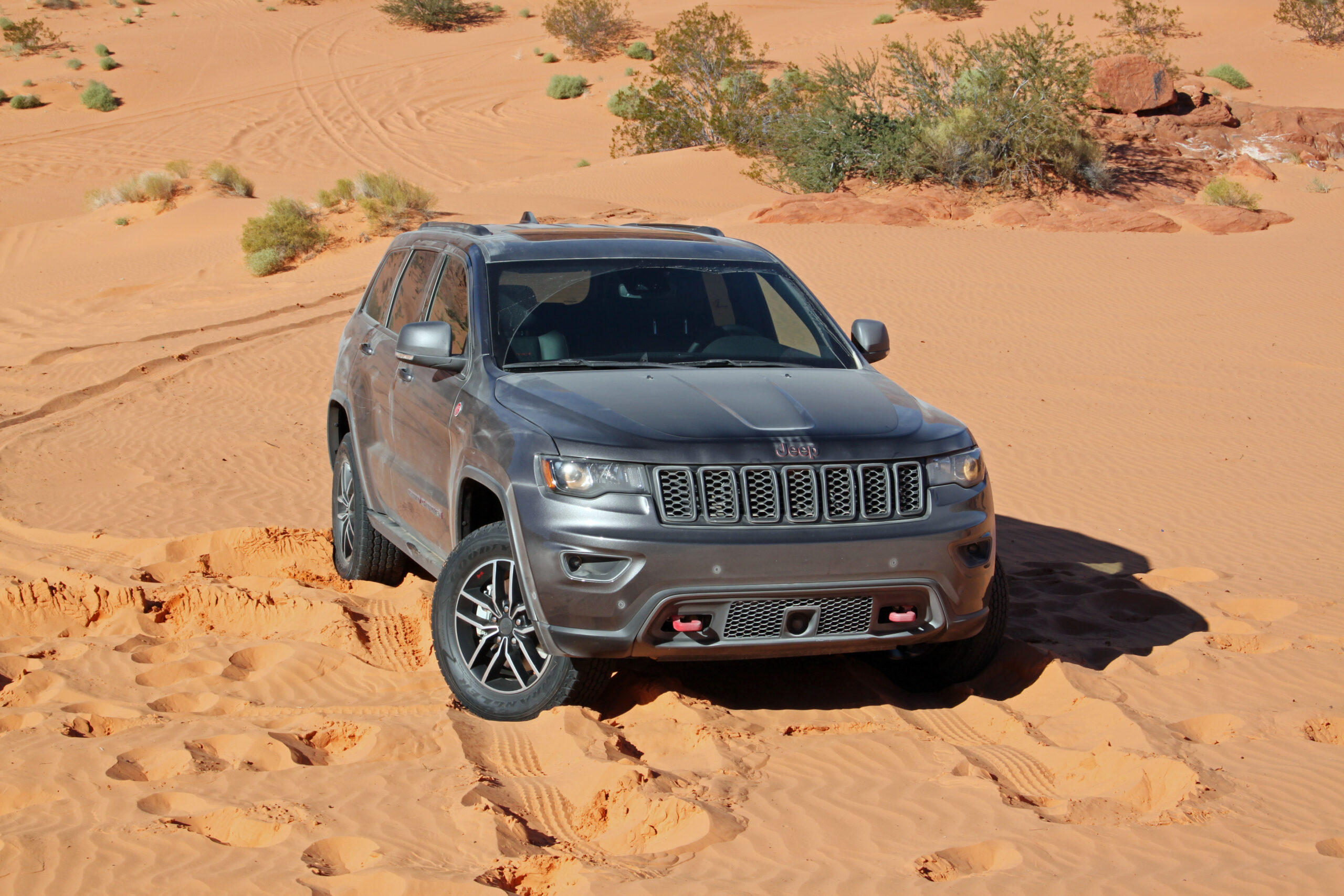 thumbnail image 2 of Upgrade Your Ride: 2011-2018 Jeep Grand Cherokee Quadra-Lift Rear Air Spring Pair (Brand New OEM Style) 2 of 3