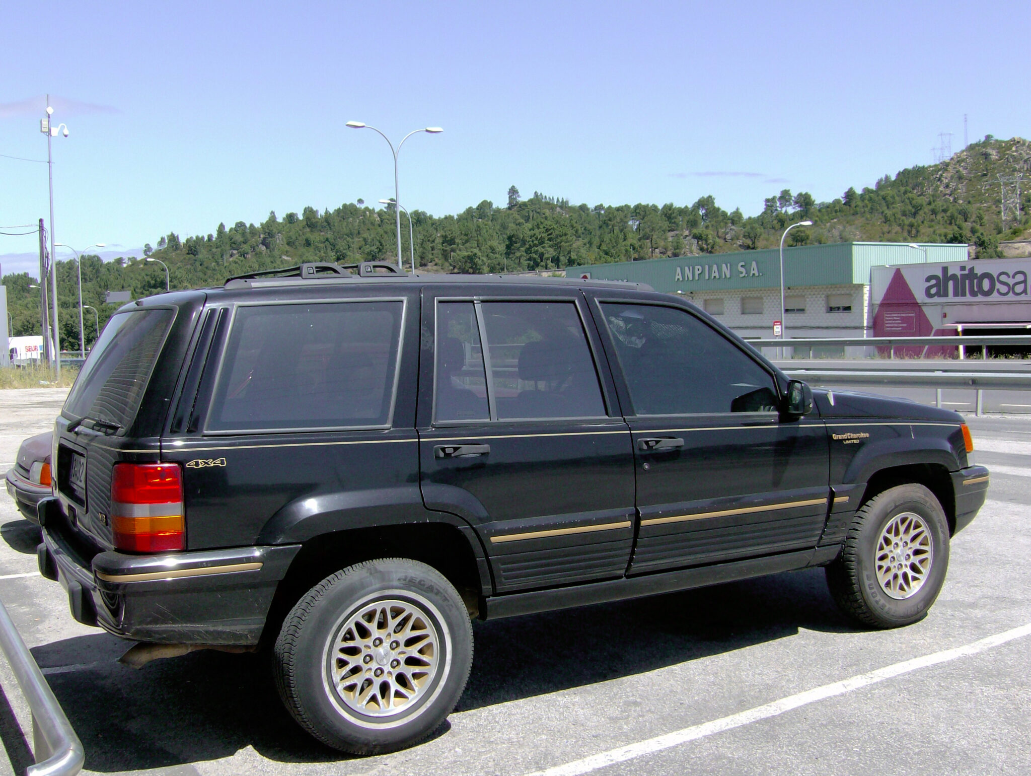 1994 Jeep Grand Cherokee (ZJ) Wallpapers - JeepSpecs.com