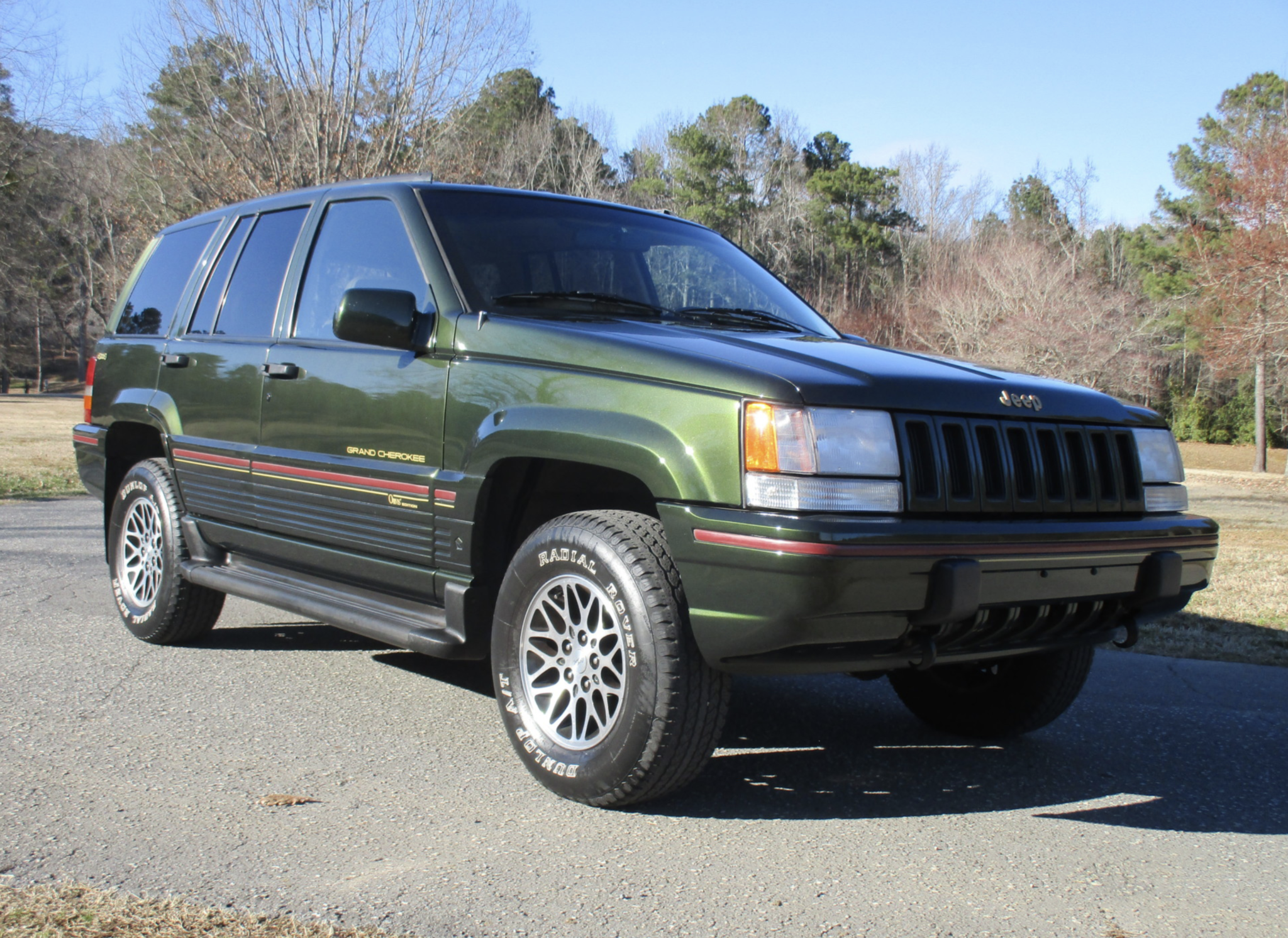 Куплю гранд чероки б у. Jeep Grand Cherokee 1995. Jeep Grand Cherokee ZJ 1995. Jeep Grand Cherokee Orvis 1995. Jeep Grand Cherokee зеленый 1995.