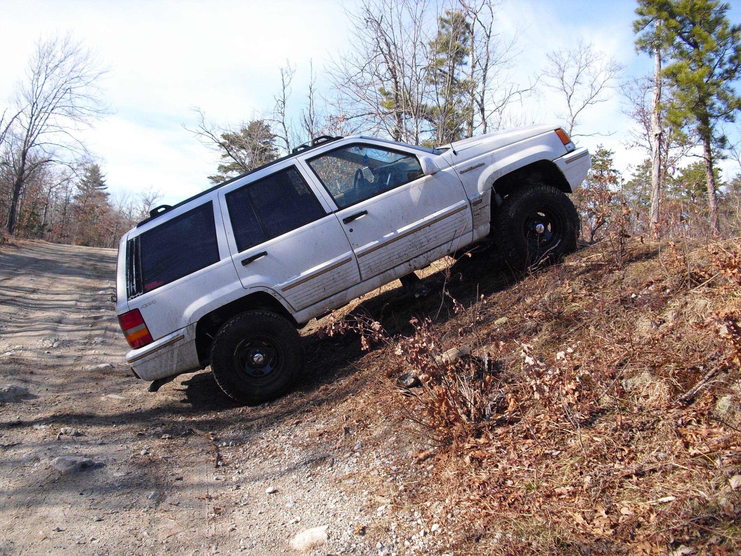 White 1995 Jeep Grand Cherokee