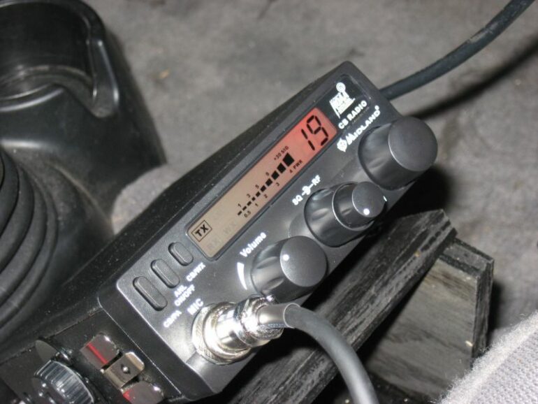 Midland 1001LWX CB Radio Installation and Review Jeep Wrangler (TJ)