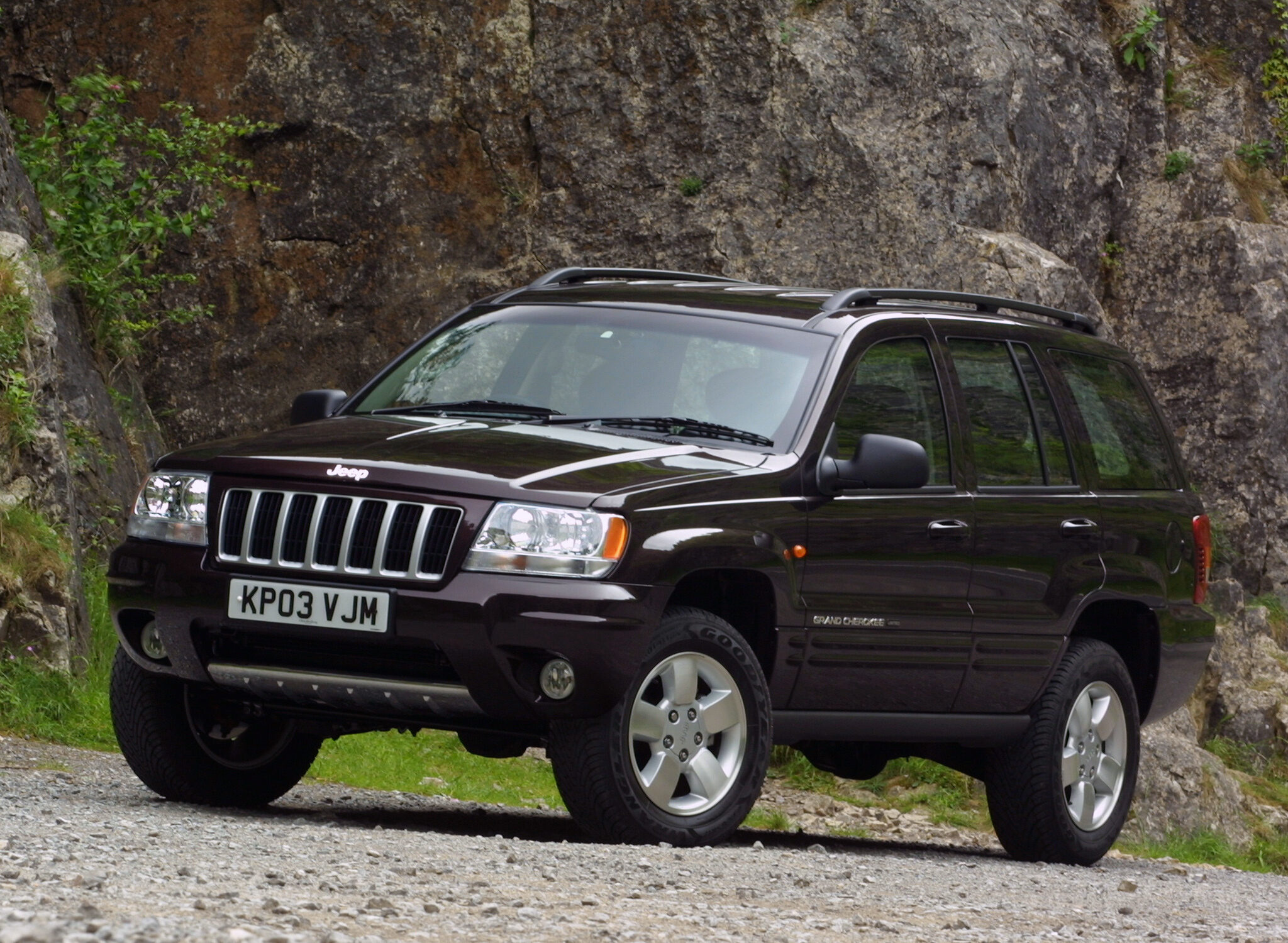 Brilliant Black 2003 Grand Cherokee