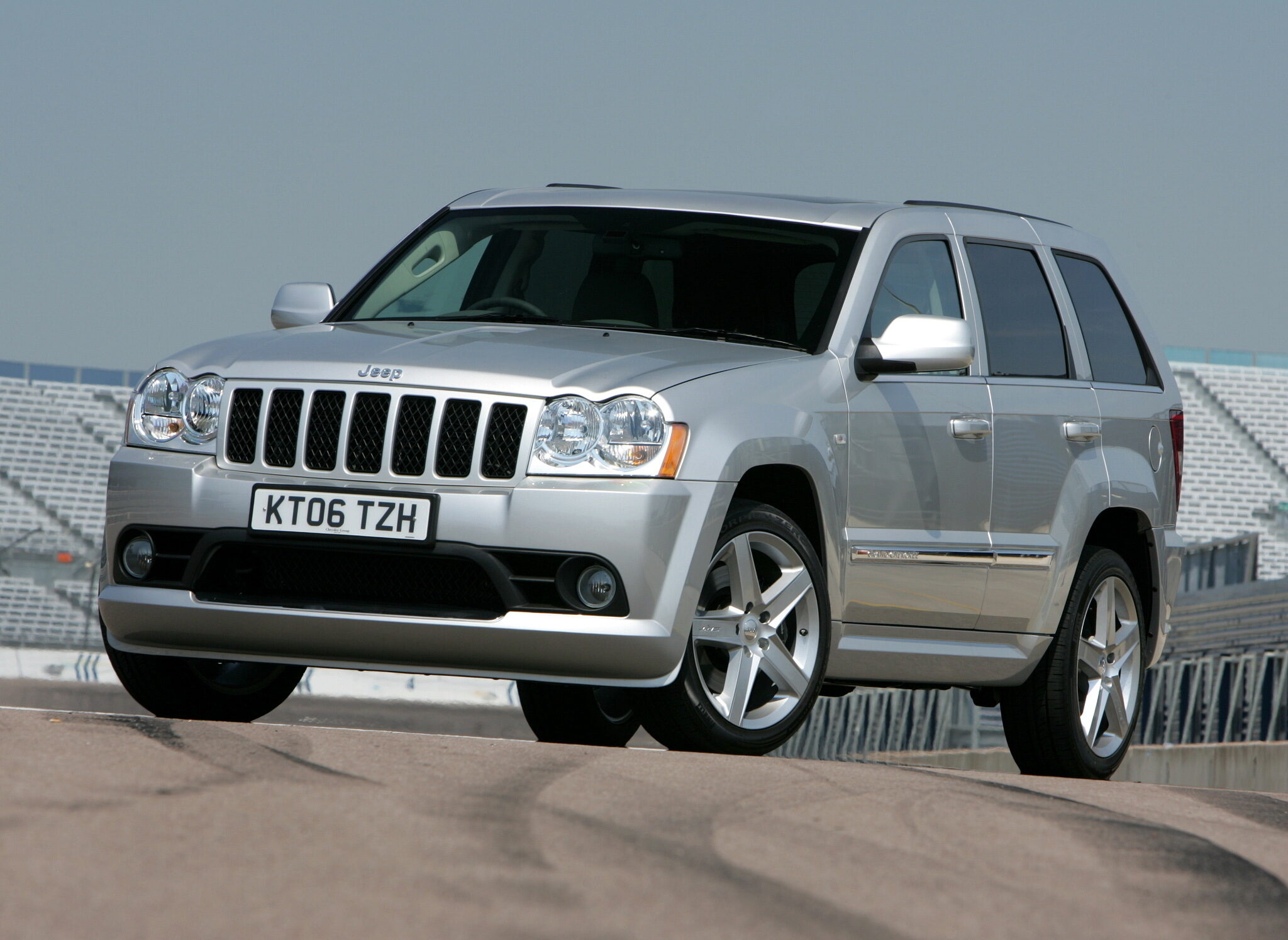 2006 Bright Silver Grand Cherokee