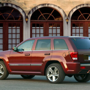2006 Red Jeep Grand Cherokee