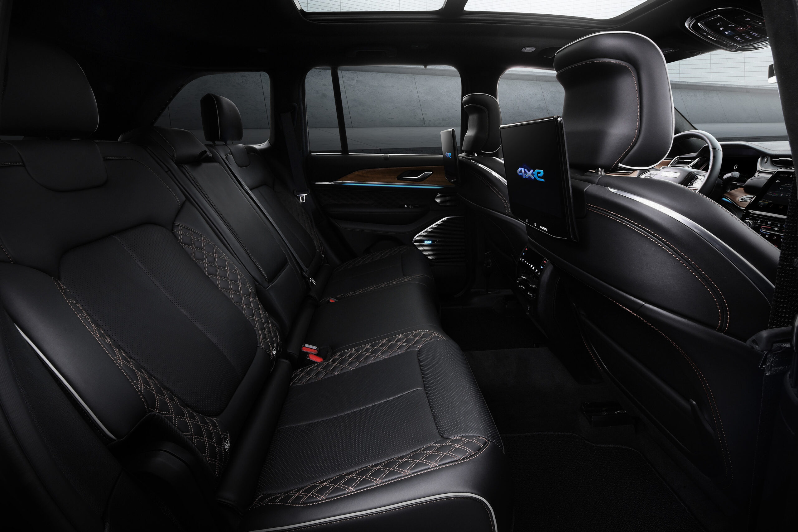 All-new 2022 Jeep® Grand Cherokee interior