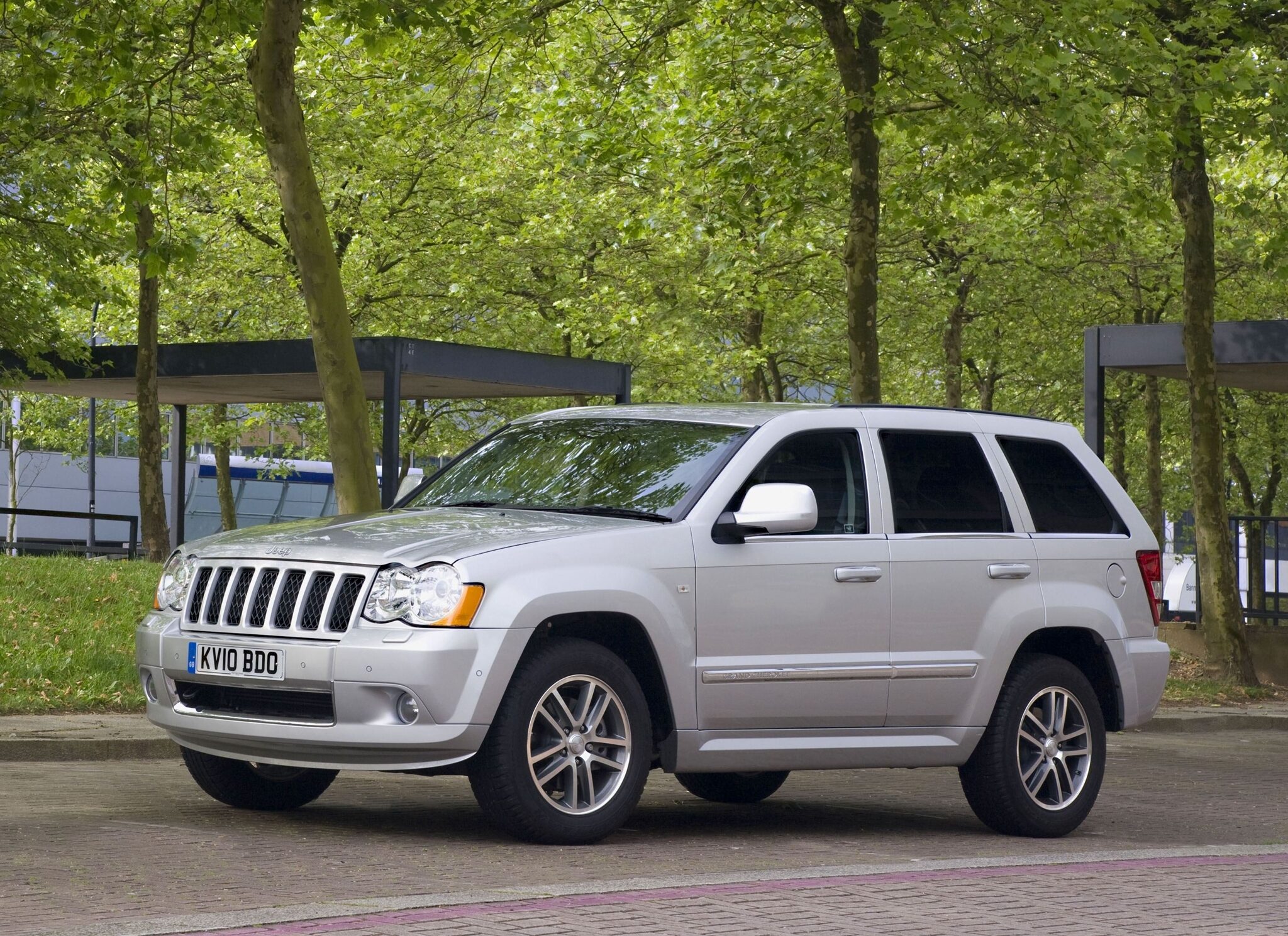 2008 Bright Silver Jeep Grand Cherokee