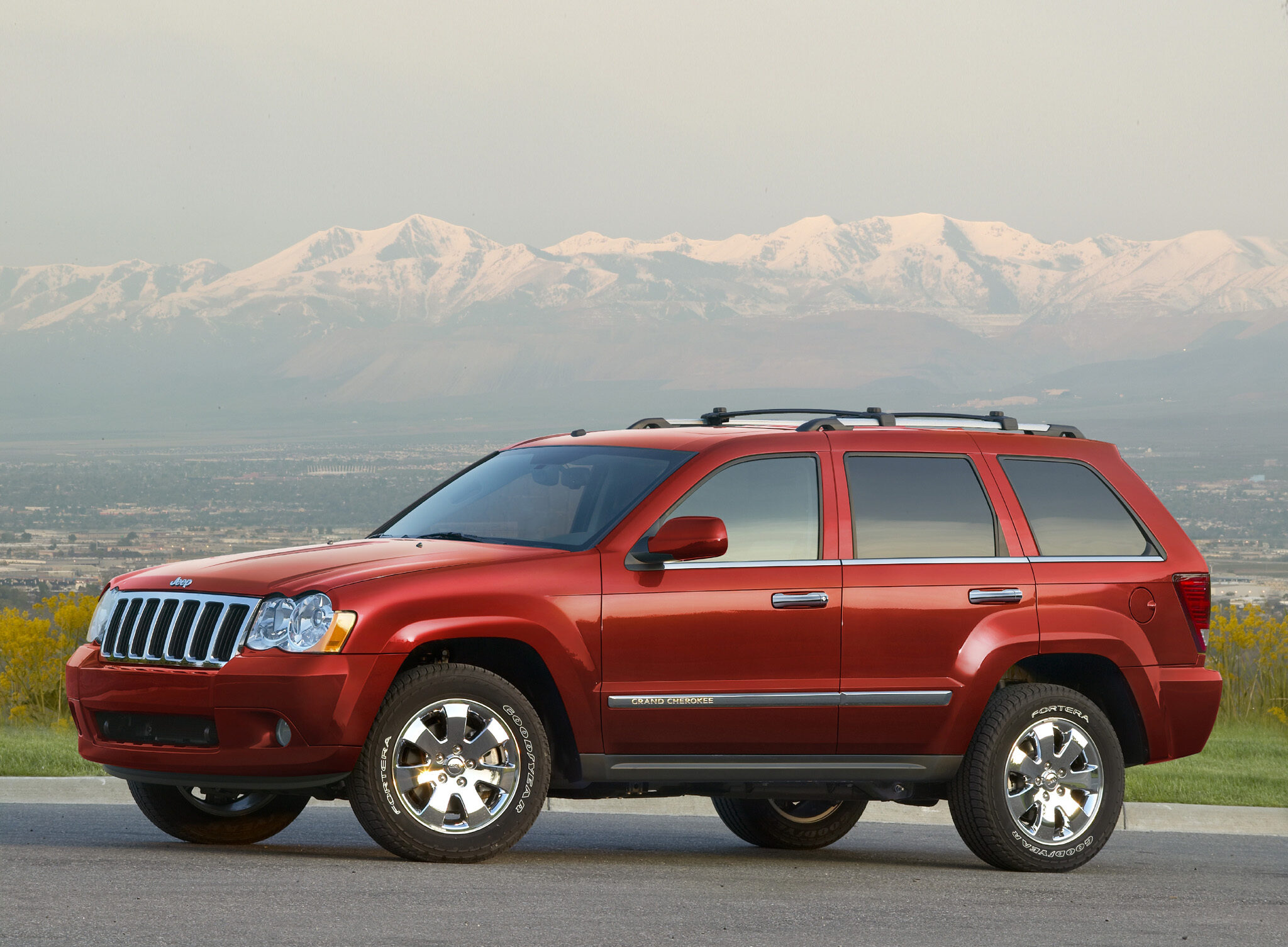 2008 Red Rock Crystal Grand Cherokee