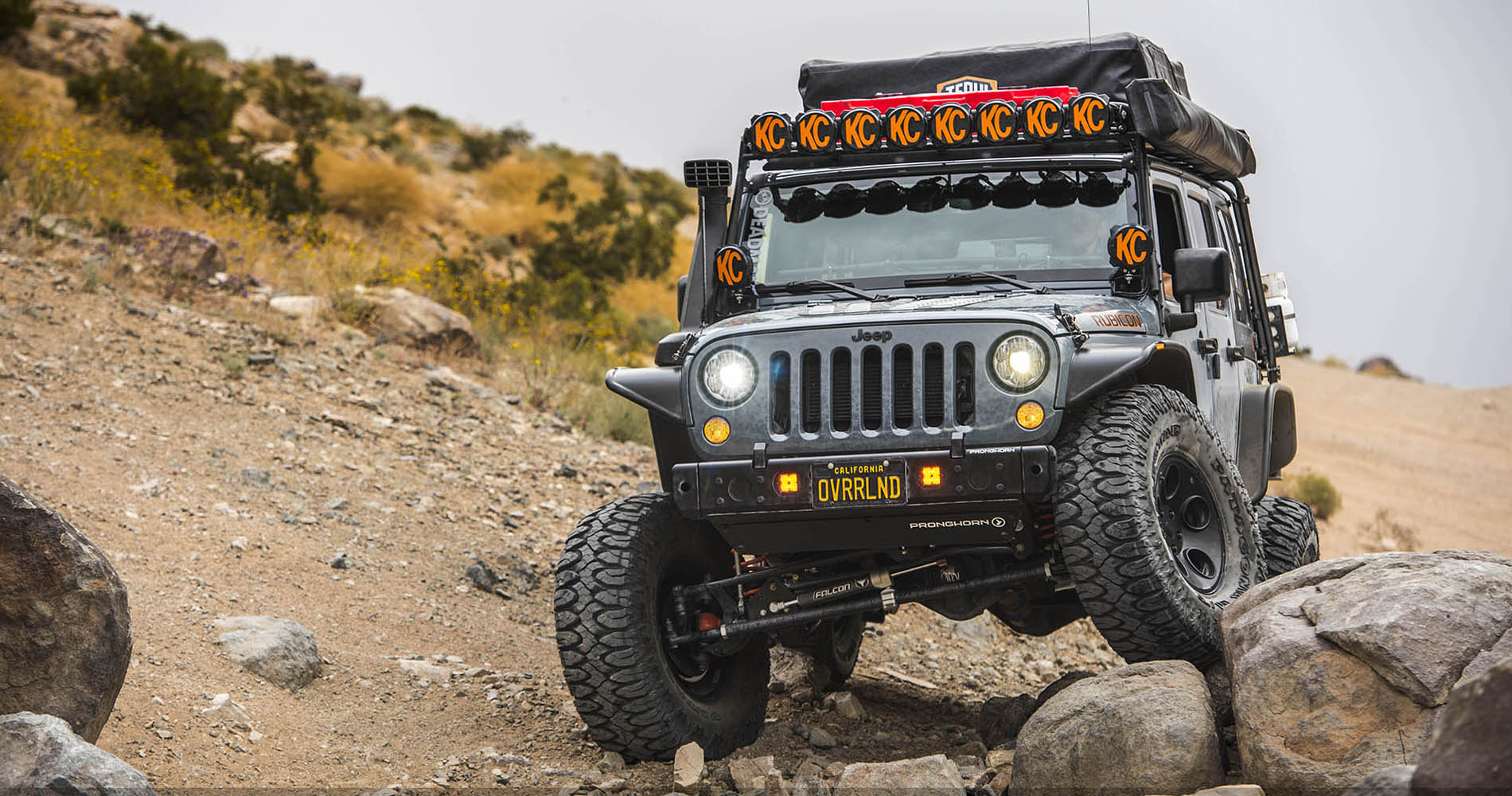 Jeep With Sky One Touch For Off road